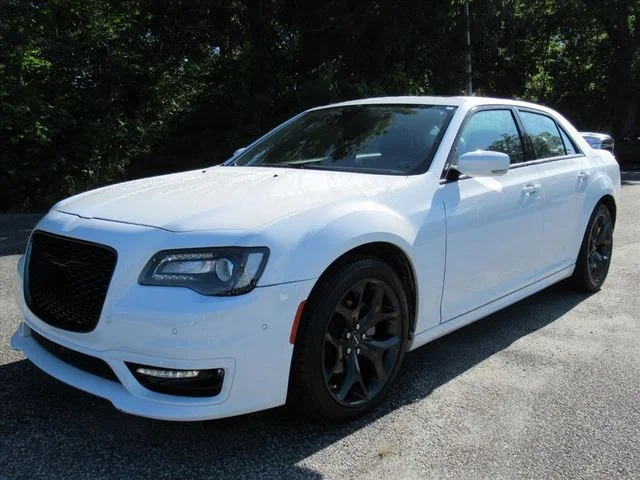 Certified Used 2023 White Chrysler Touring image 3