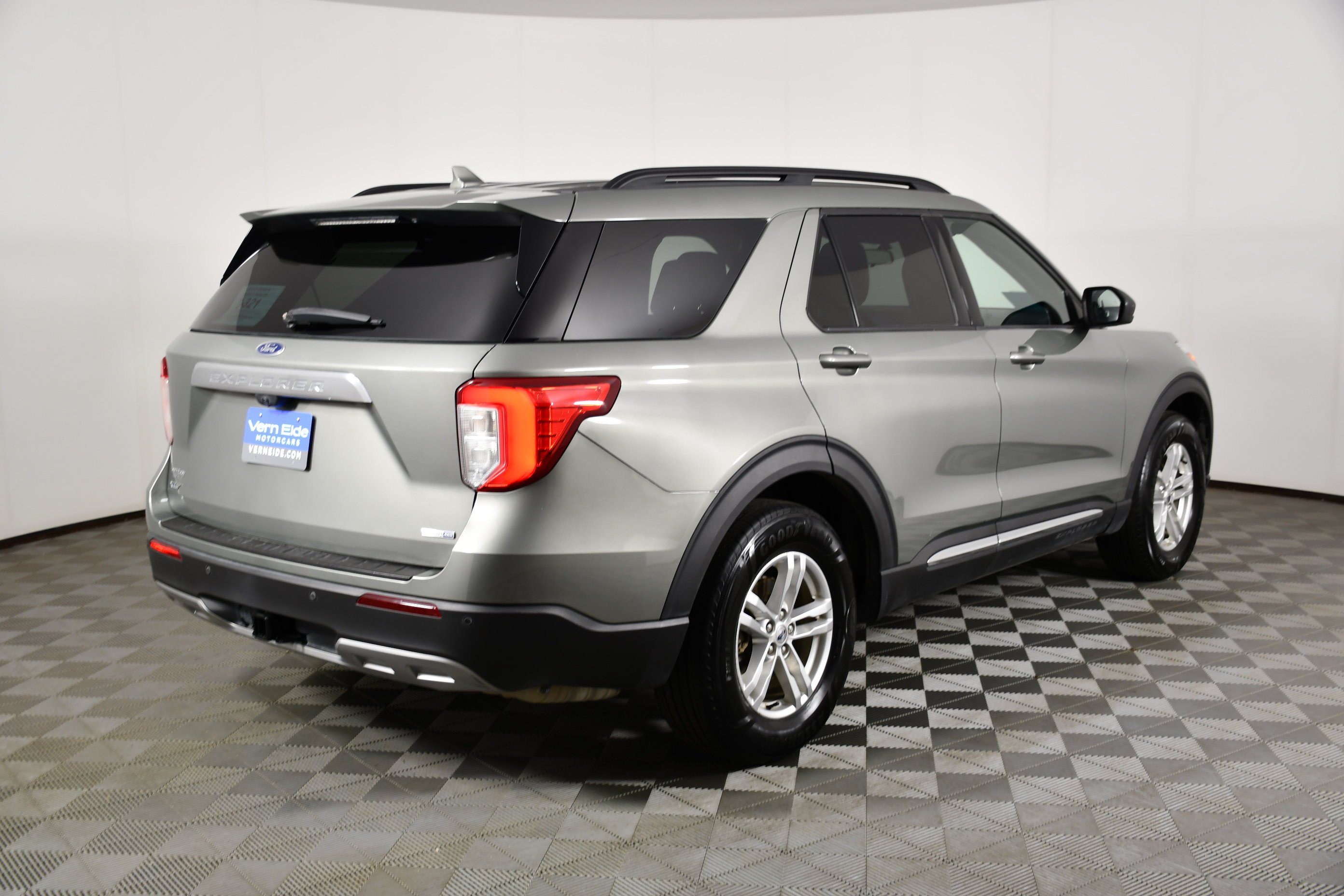 Used 2020 Silver Spruce Metallic Ford XLT image 6