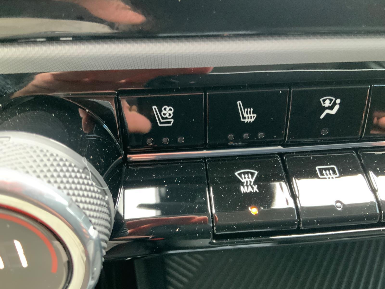 2027 Chevrolet Bolt RS - Photo 24