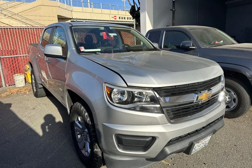 Used 2016 Silver Chevrolet LT image 2