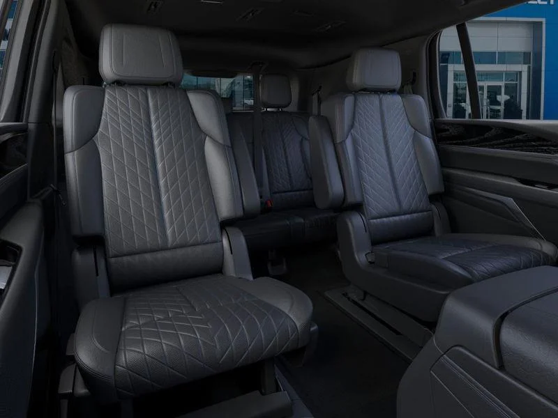 Used 2025  Cadillac Luxury 1 image 17