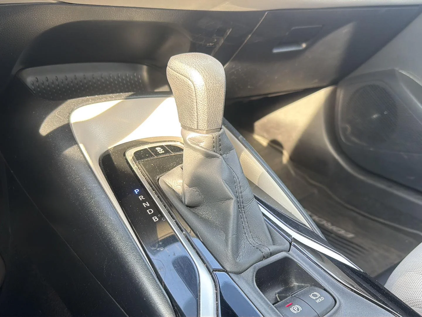 Used 2020 Black Sand Pearl Toyota LE image 13