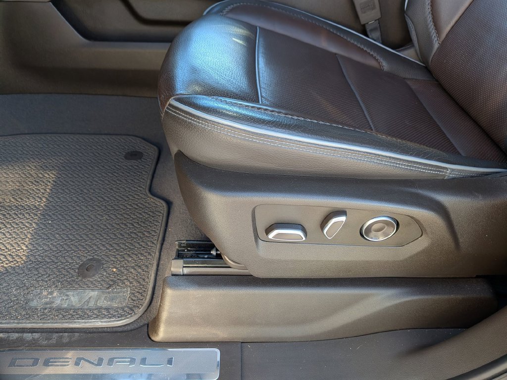 Used 2024 White GMC Denali image 15