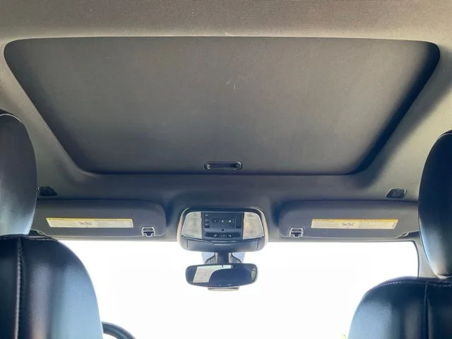 Used 2019 White Jeep Altitude image 28