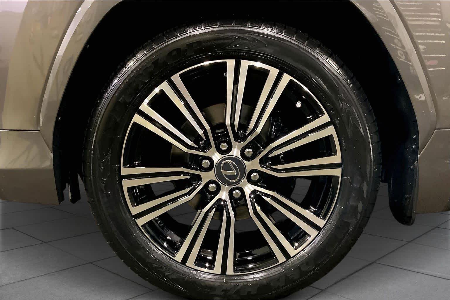 2026 Lexus LX 600 Luxury - Photo 11