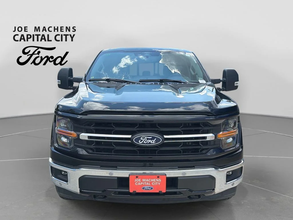 Used 2025 Agate Black Metallic Ford XLT image 10