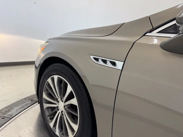 Used 2017 Pepperdust Metallic Buick Essence image 41