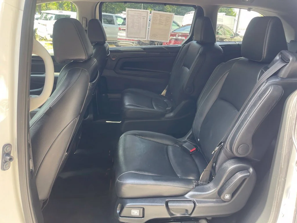 Used 2023 White Honda Touring image 13