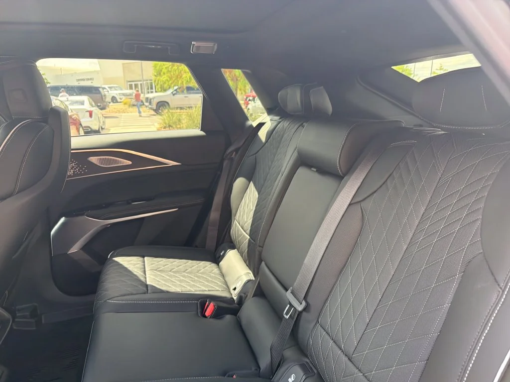 2027 Cadillac LYRIQ Signature Luxury - Photo 33