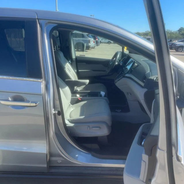 Used 2019 Lunar Silver Metallic Honda EX-L image 16