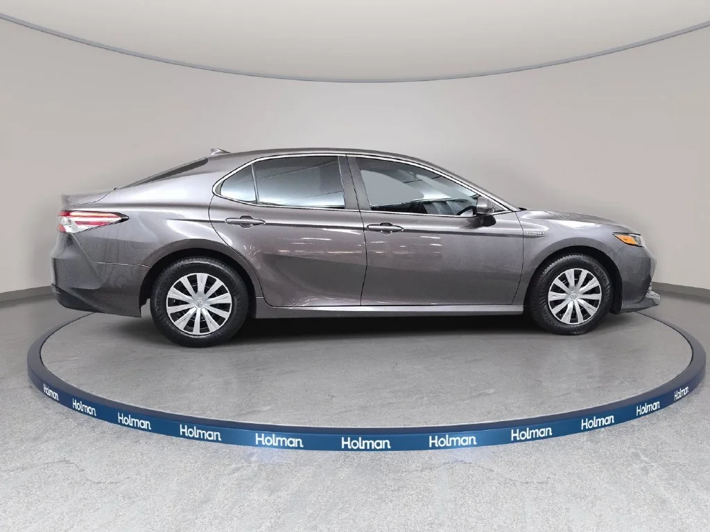 Used 2020 Gray Toyota LE image 5