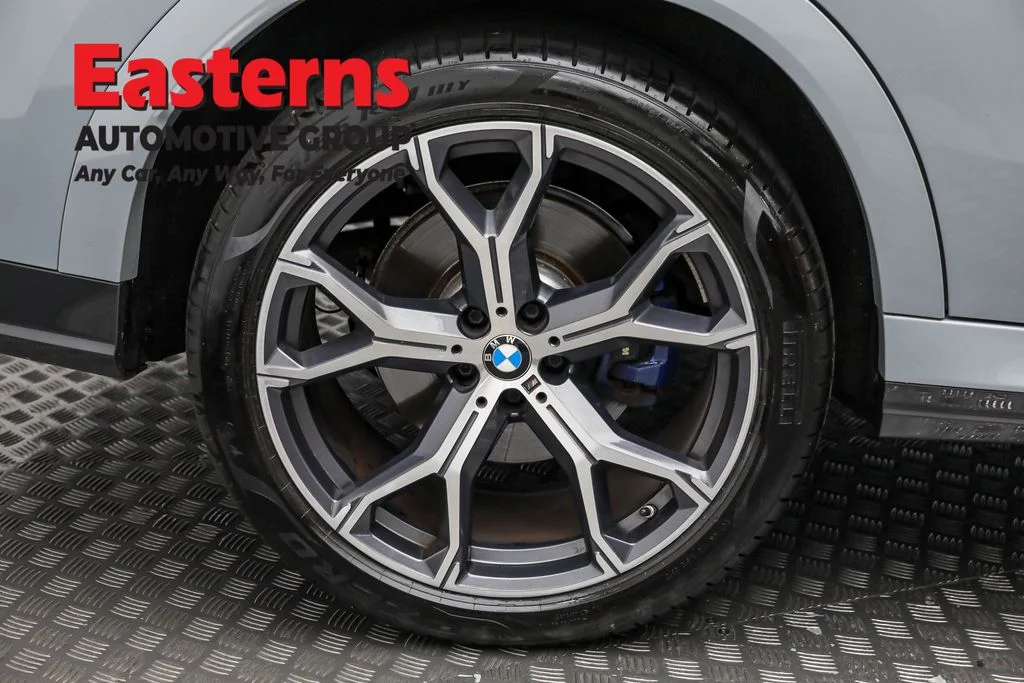 Used 2024 Gray BMW xDrive40i image 31