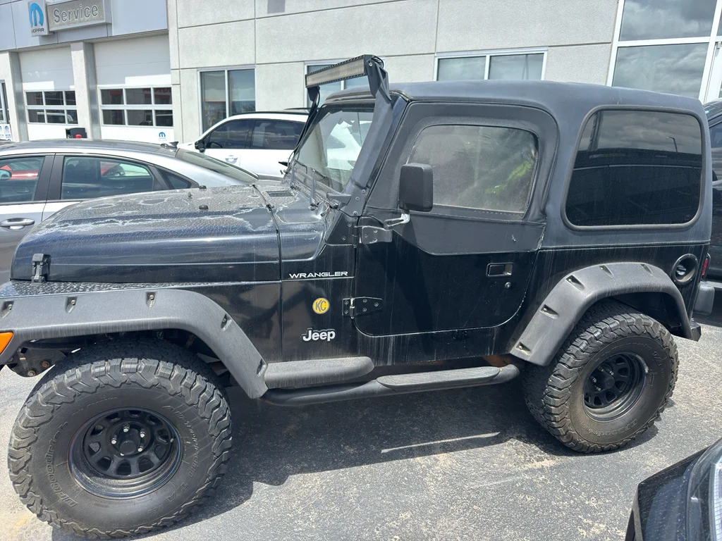Used 2001 Black Jeep SE image 2
