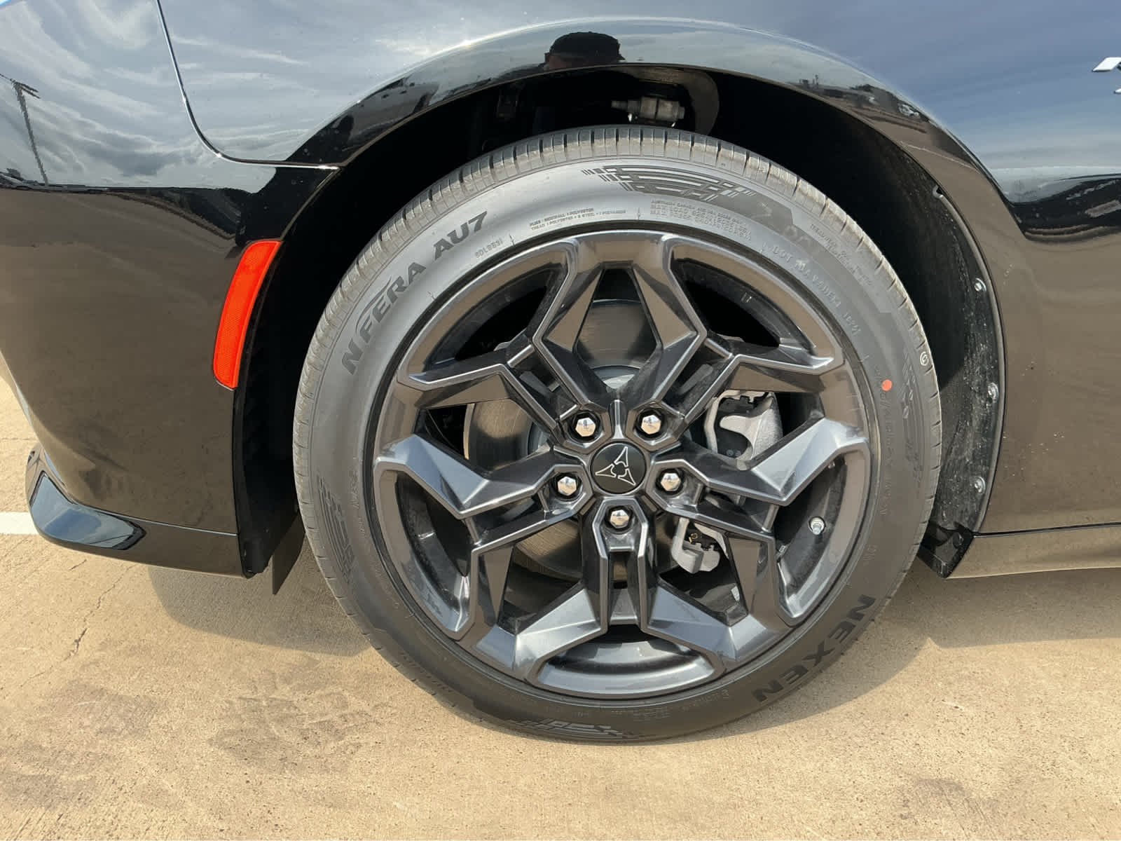 New 2026 Diamond Black Crystal Pearlcoat Dodge R/T image 9