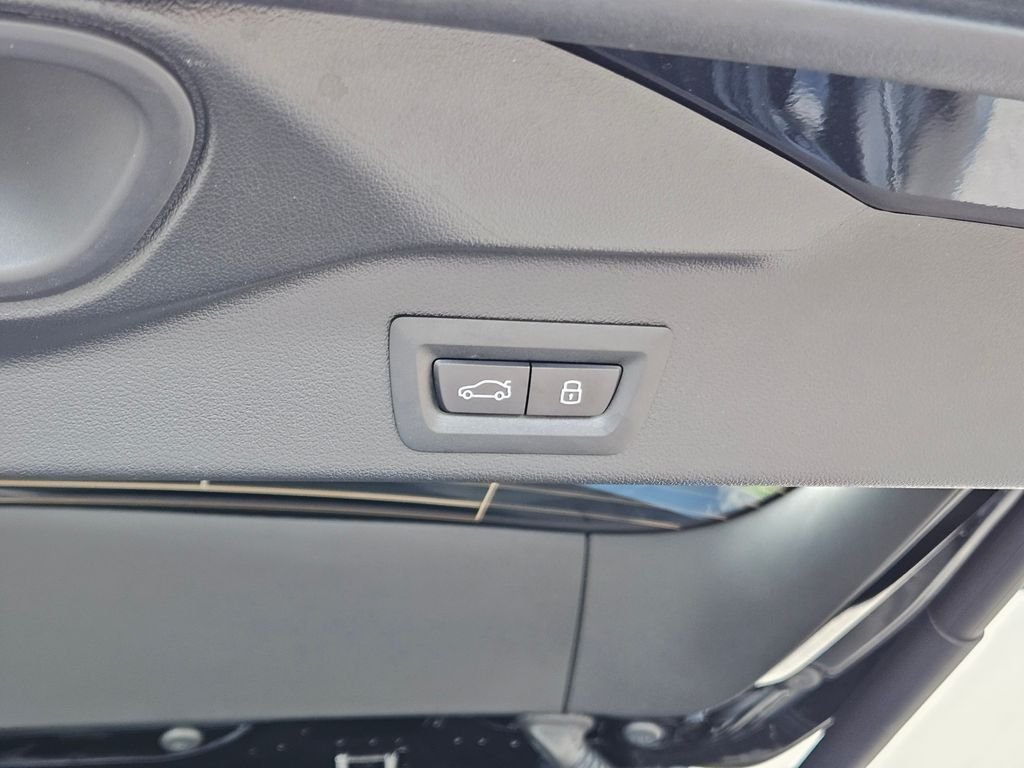 Used 2026 Black Sapphire Metallic BMW xDrive40i image 13