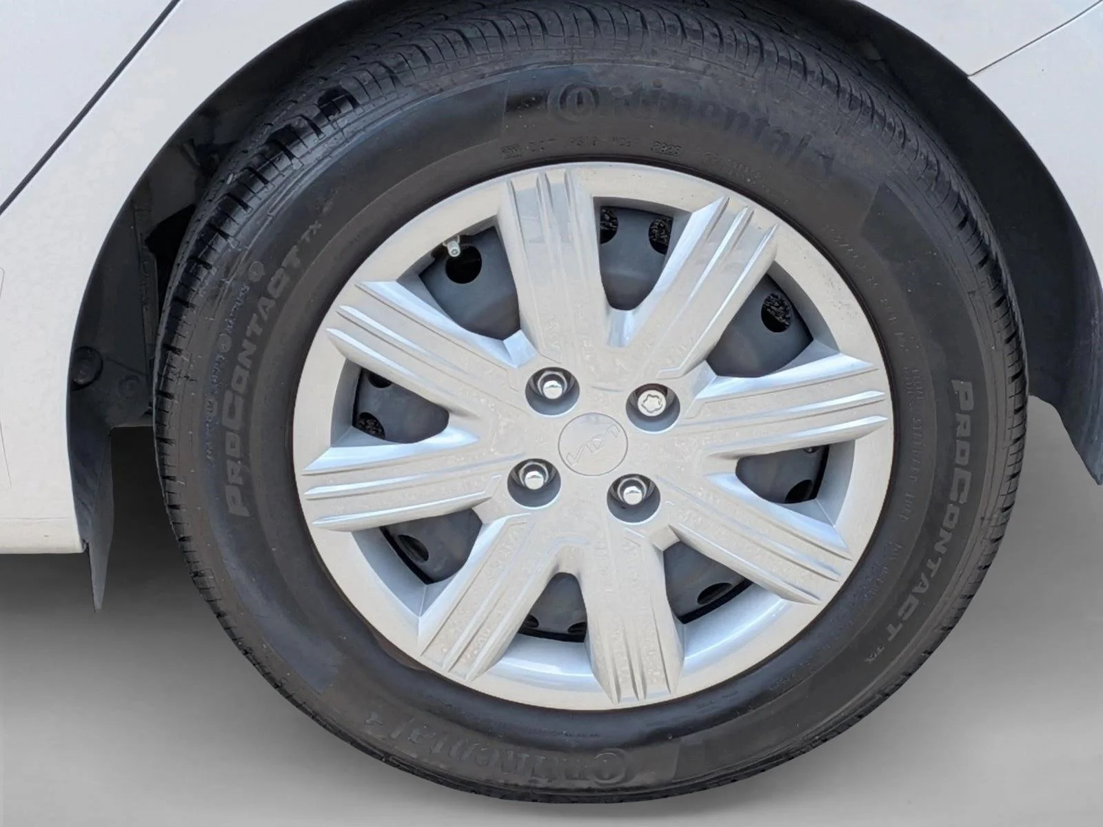Used 2023 Silky Silver Kia LX image 22