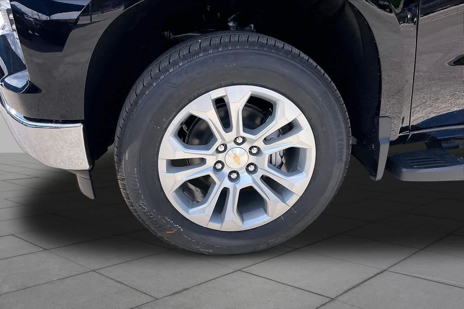 2026 Chevrolet Silverado 1500 LTZ - Photo 11