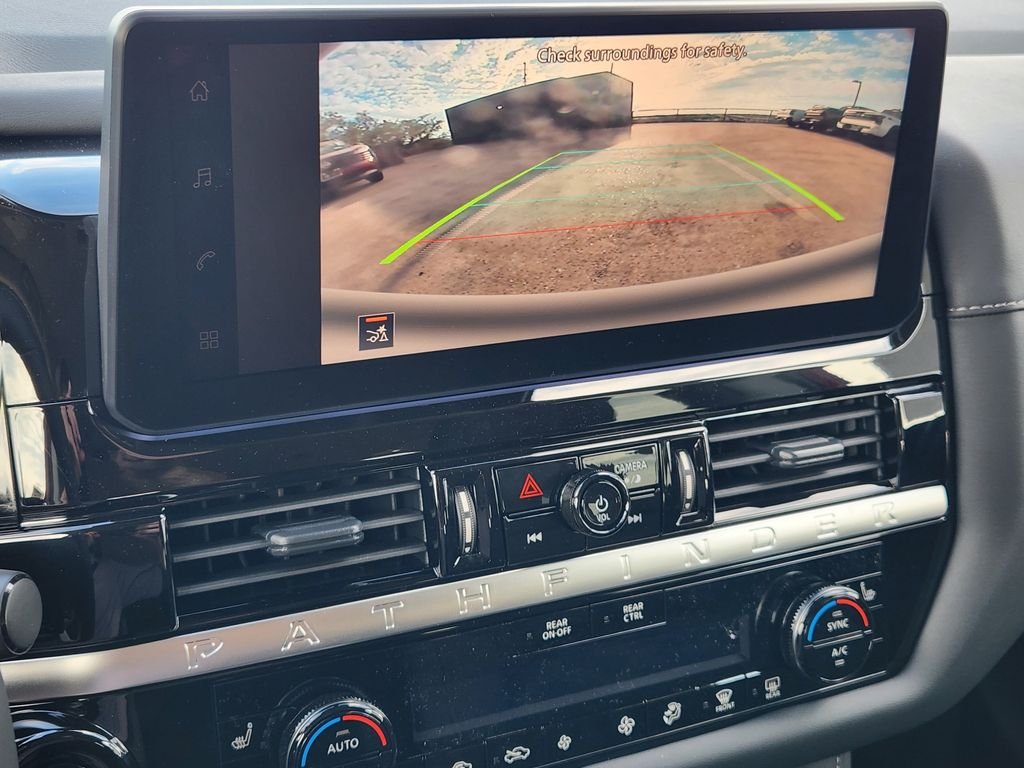 2026 Nissan Pathfinder SV - Photo 18