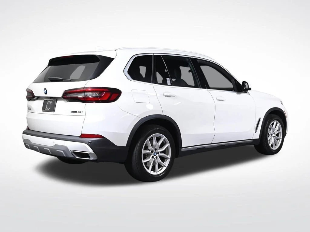 Used 2022 White BMW xDrive40i image 5
