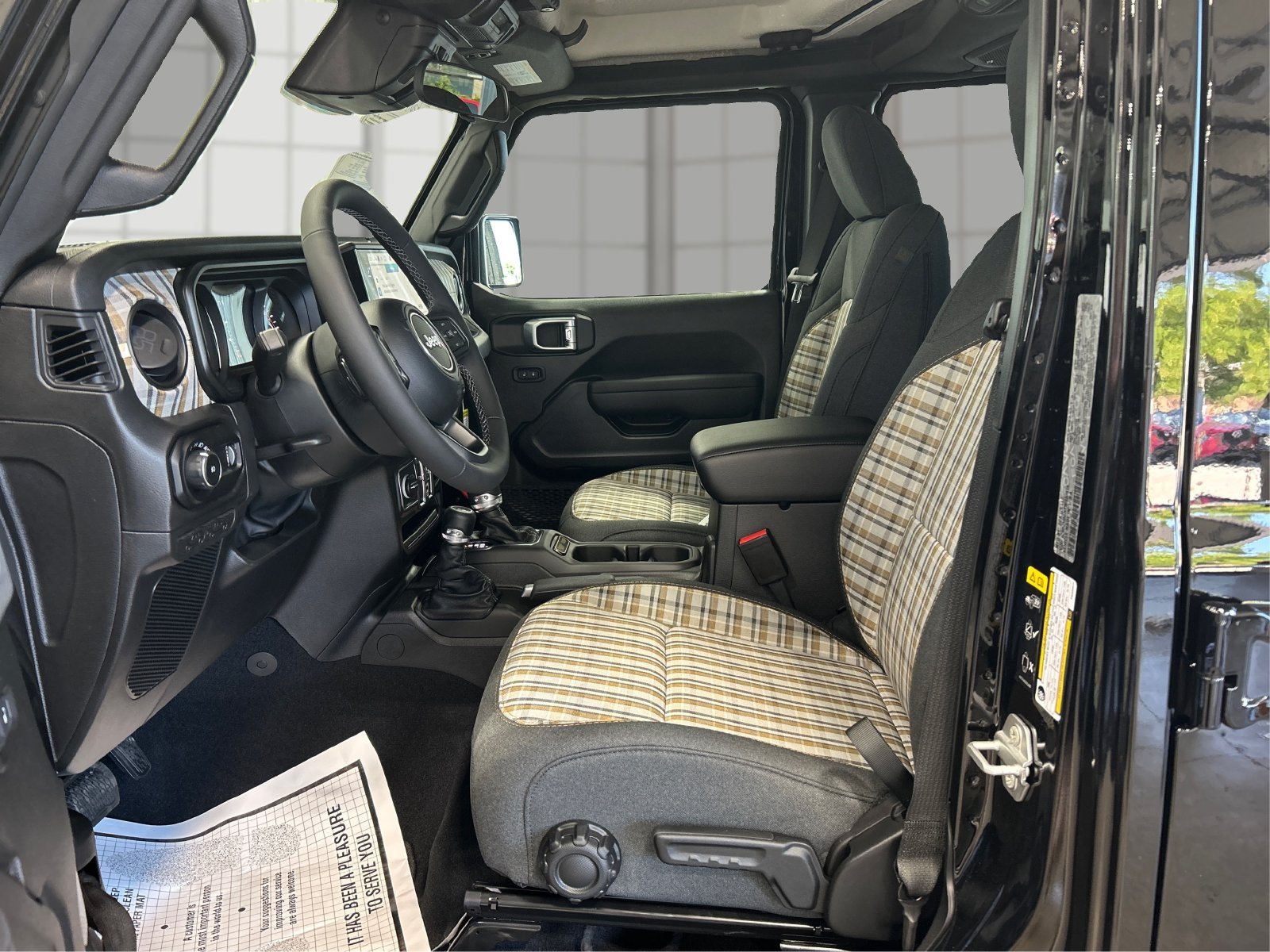 New 2026 Black Clear-Coat Exterior Paint Jeep 85th Anniversary Edition image 9
