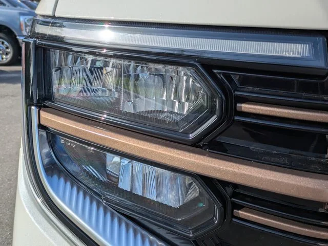 New 2027 Star White Metallic Tri-Coat Ford MAX King Ranch® image 10