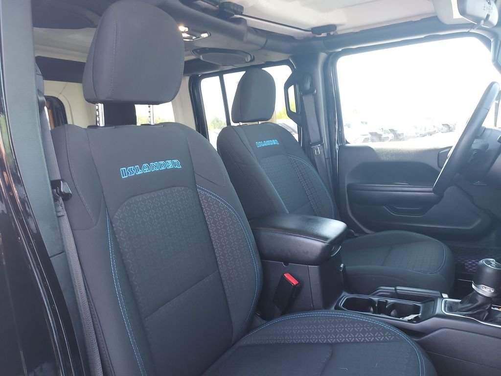 Used 2021 Black Jeep Unlimited Sport image 29
