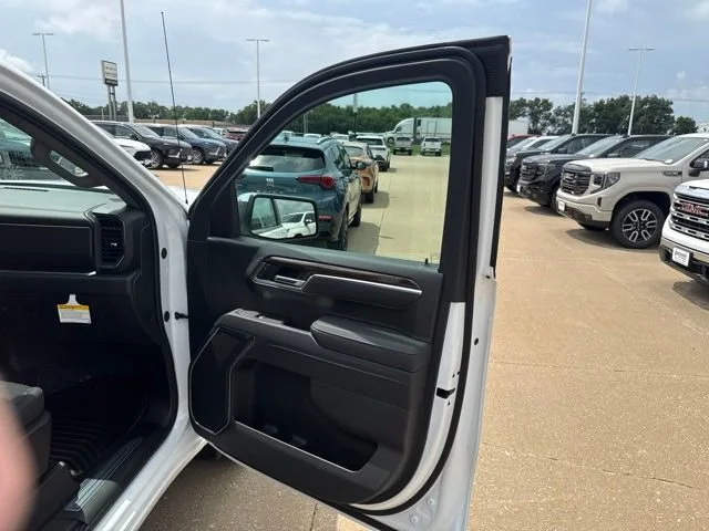 2026 GMC Sierra 1500 SLE - Photo 17