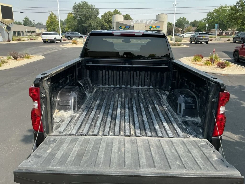 Used 2022 Gray Chevrolet LT image 22