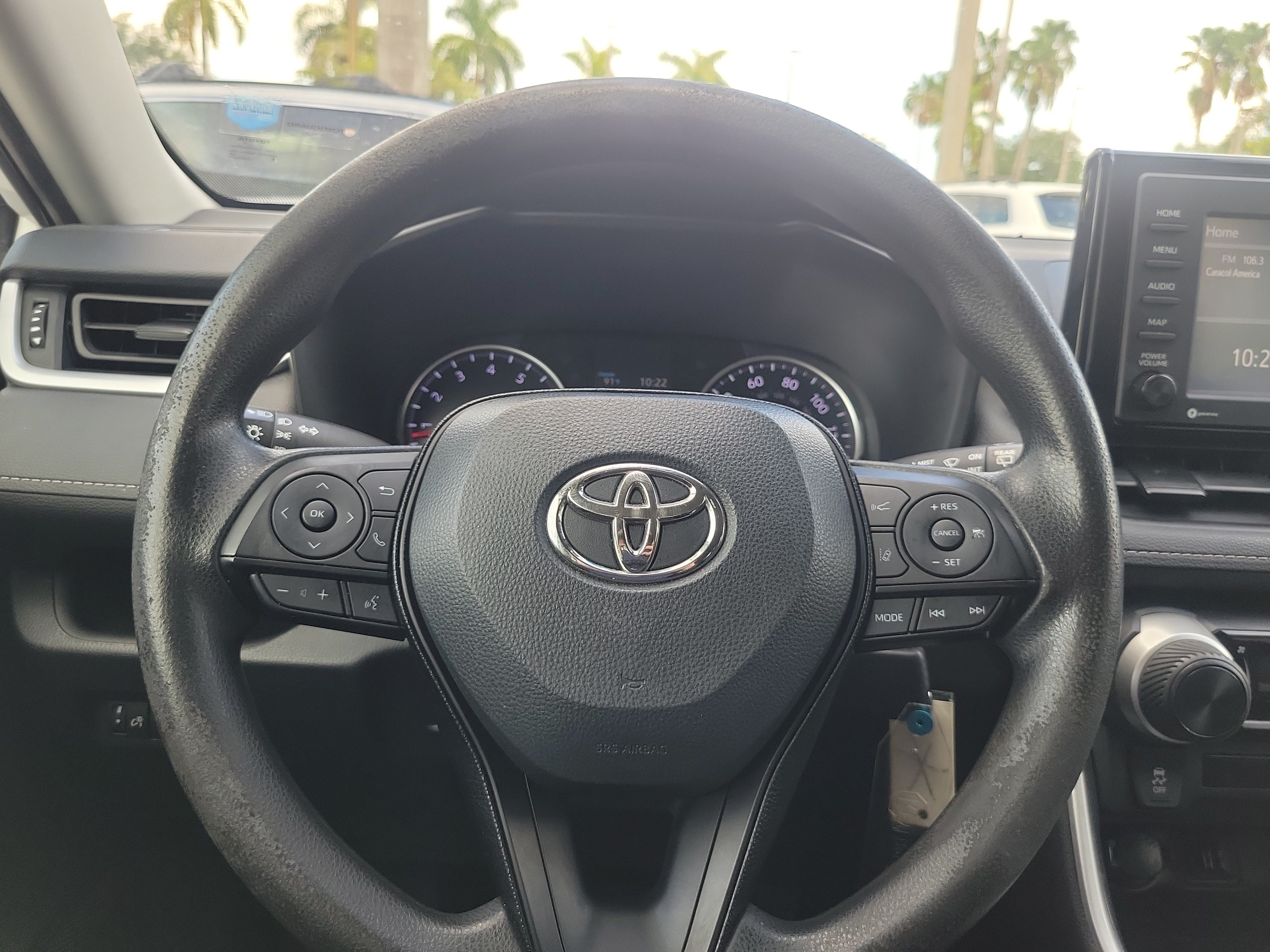 Used 2020 Super White Toyota LE image 18