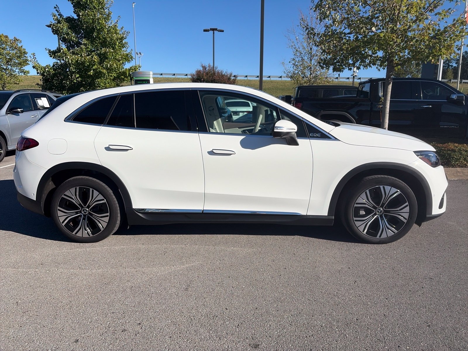 Used 2023 Polar White Mercedes-Benz 350+ SUV image 3