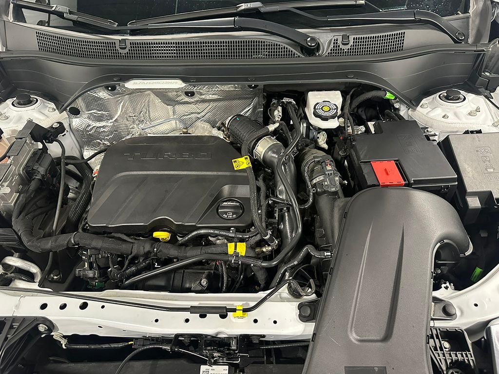 Used 2024 White Chevrolet LS image 33