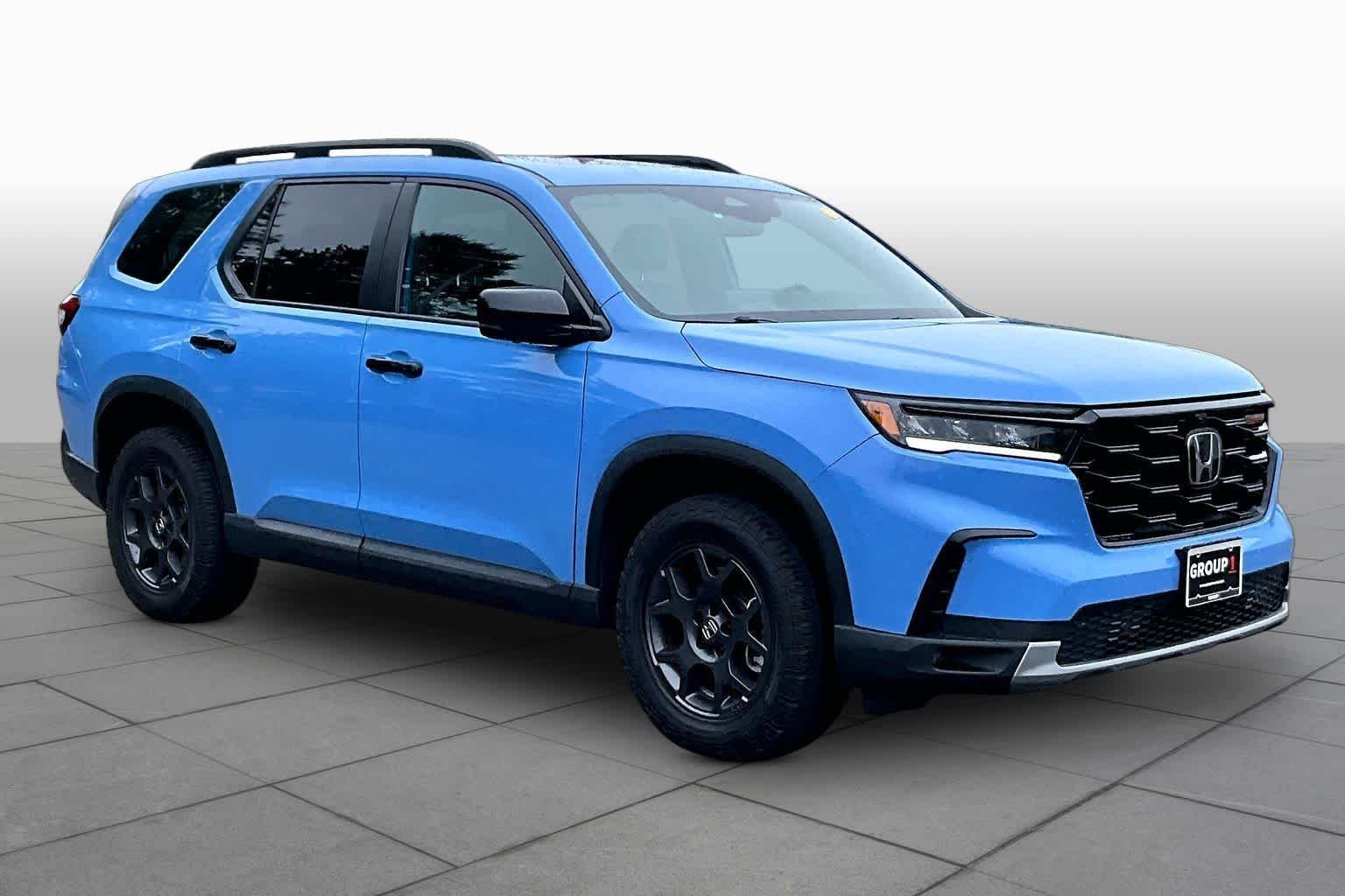 Certified Used 2023 Diffused Sky Pearl Honda AWD TRAILSPORT image 3