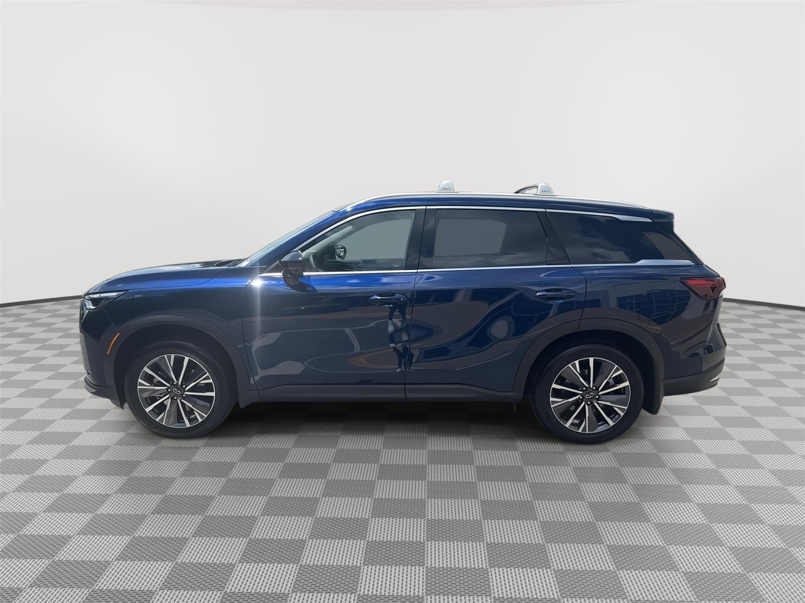 New 2027 GRAND BLUE INFINITI Luxe FWD image 9