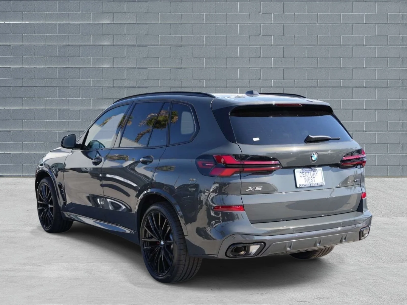 New 2026 Dravit Grey Metallic BMW xDrive40i image 3