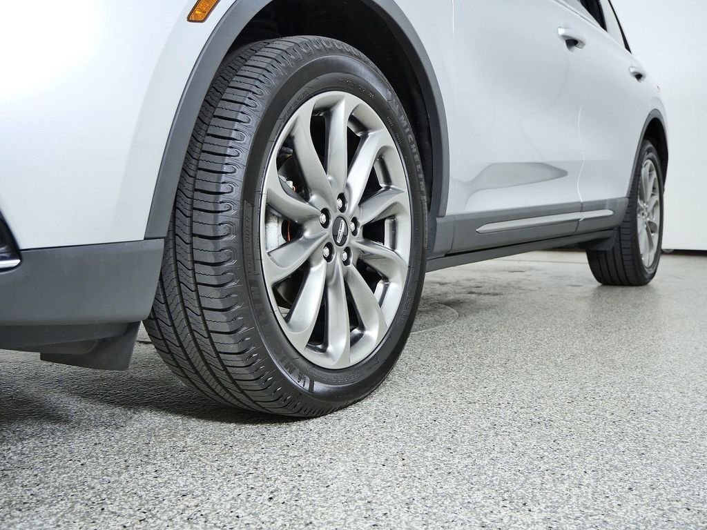 Used 2020 Silver Lincoln Standard image 16