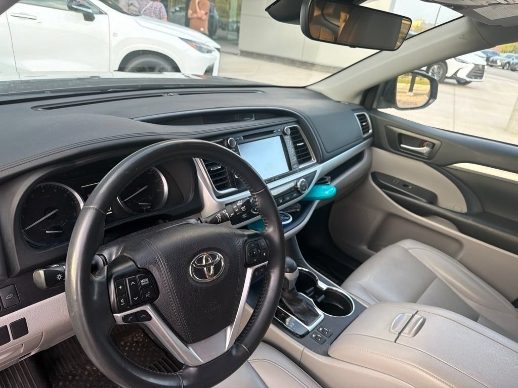 Used 2019 Predawn Gray Mica Toyota SE image 26