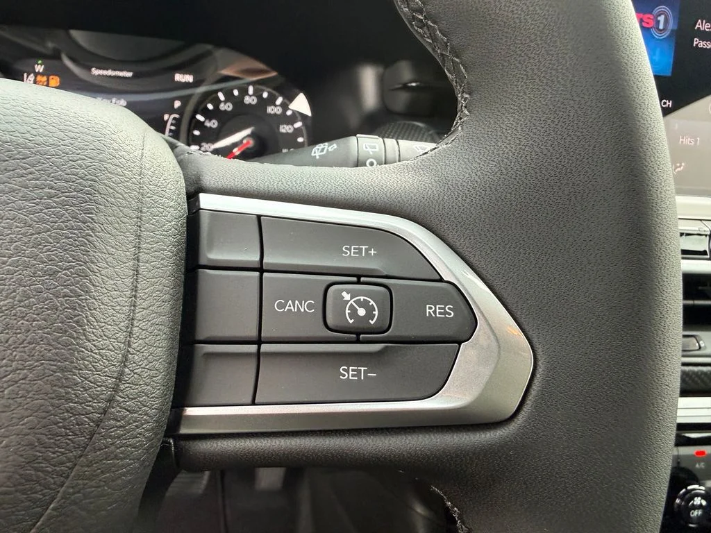 New 2026 Sting-Gray Clearcoat Jeep Latitude image 17