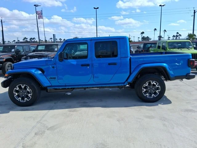 New 2026 Hydro Blue Pearl-Coat Exterior Paint Jeep Sahara image 4