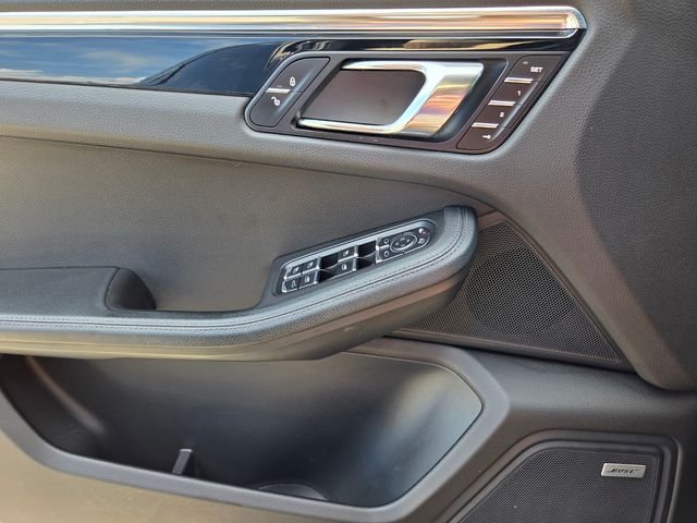 Used 2015  Porsche S image 30