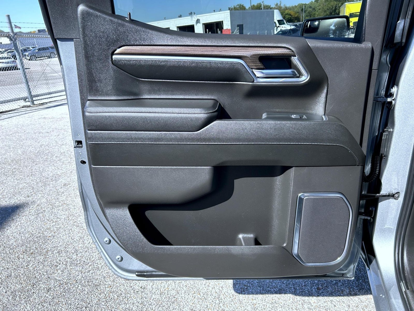 2023 Chevrolet Silverado 1500 LT - Photo 17