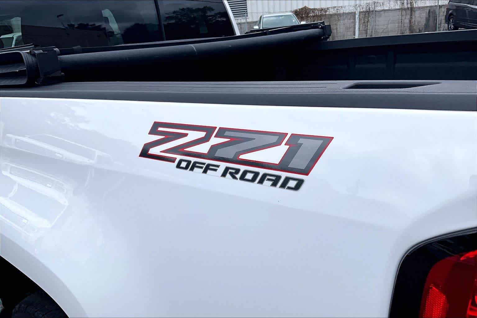 Used 2022 Summit White Chevrolet 4WD Z71 image 10