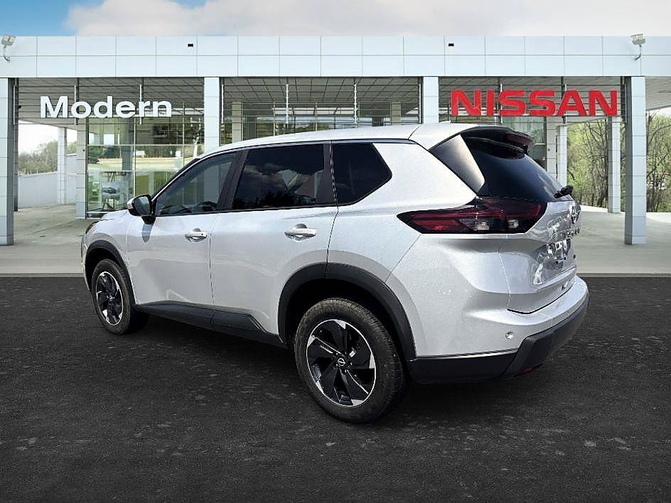 Used 2025 Brilliant Silver Metallic Nissan SV image 3
