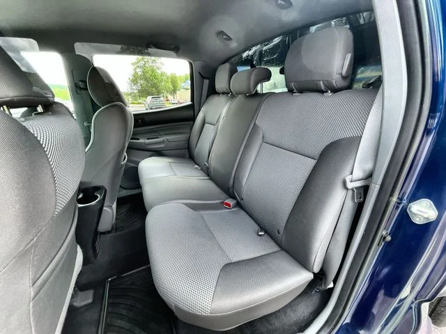 Used 2014 Blue Toyota Base image 25