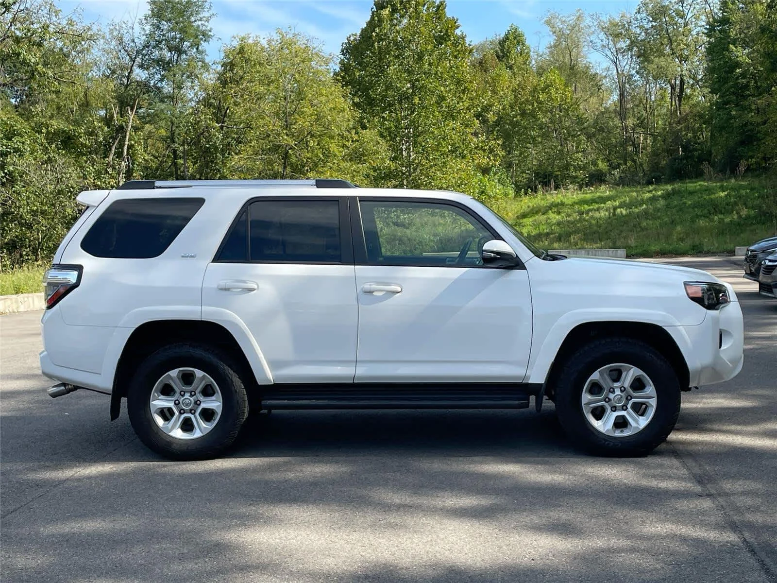 Used 2019 Super White Toyota SR5 Premium image 6