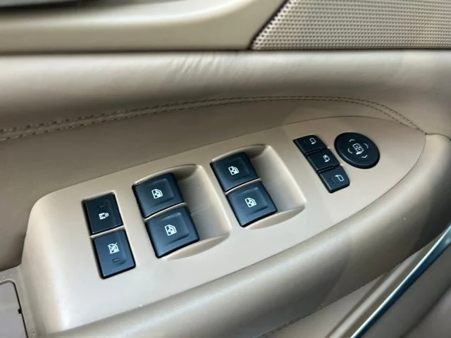 Used 2020 White Cadillac Platinum Edition image 15