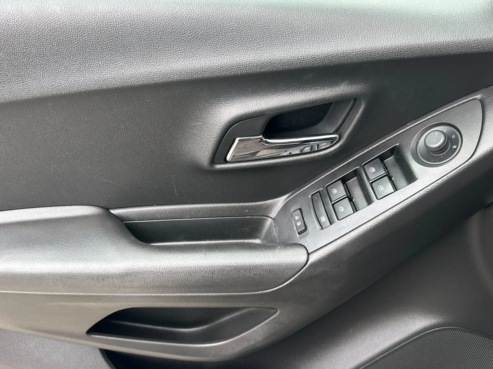 Used 2019 Black Metallic Chevrolet LT image 10