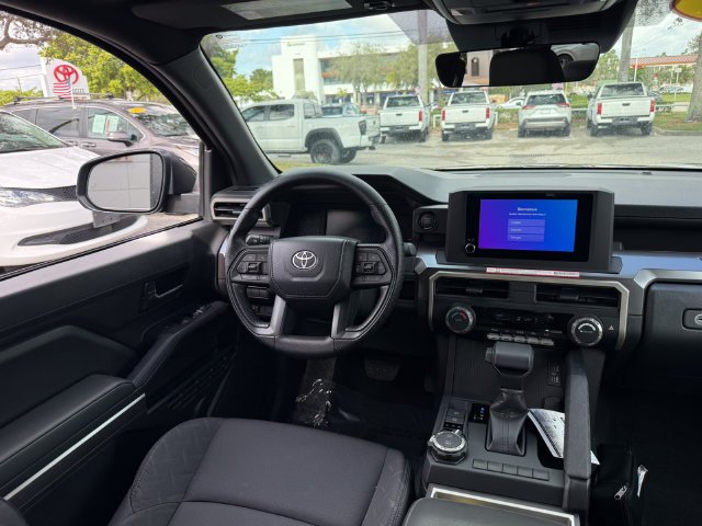 2025 Toyota Tacoma SR5 - Photo 13