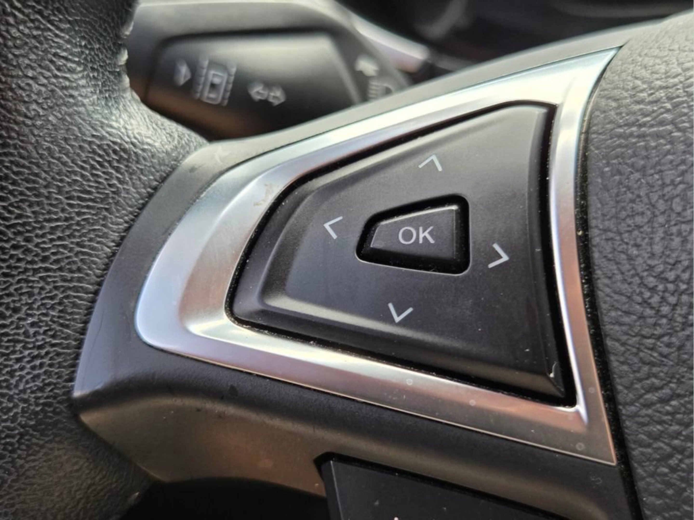 Used 2019 Black Metallic Ford SEL image 27
