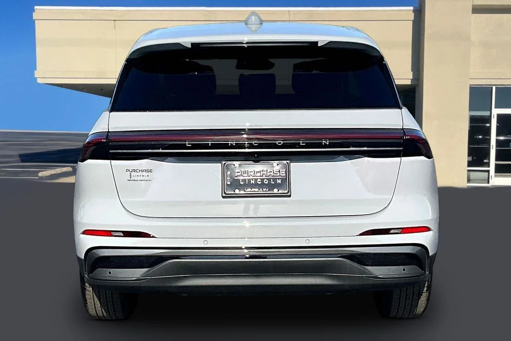 New 2026 Gray Matter Clearcoat Lincoln Premiere image 4