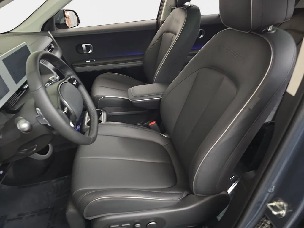 Used 2024 Green Hyundai Limited image 18